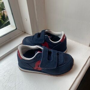 NEVER WORN toddler saucony baby jazz hook and loop shoes 8.5